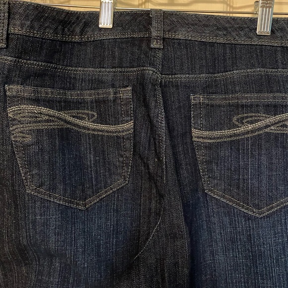 NWT Style & Co. Tummy Control Capri Jeans Size 14 - Picture 8 of 16